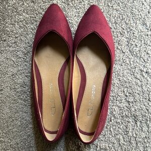 NEW CL by Chinese Laundry Shanice Suede Wedge Flat Burgundy Red Almond Point 6